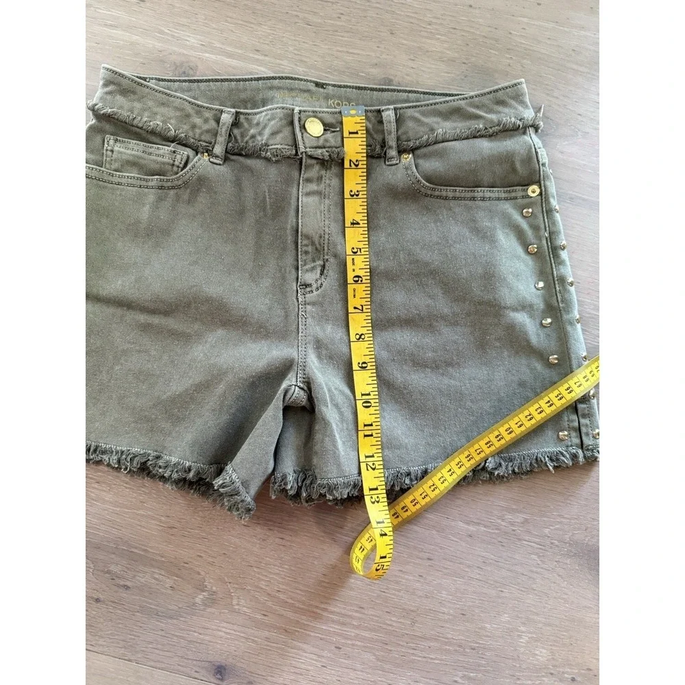 Michael Kors‎ Olive Green Studded Frayed Hem Denim Shorts womens size 6 - Picture 4 of 6